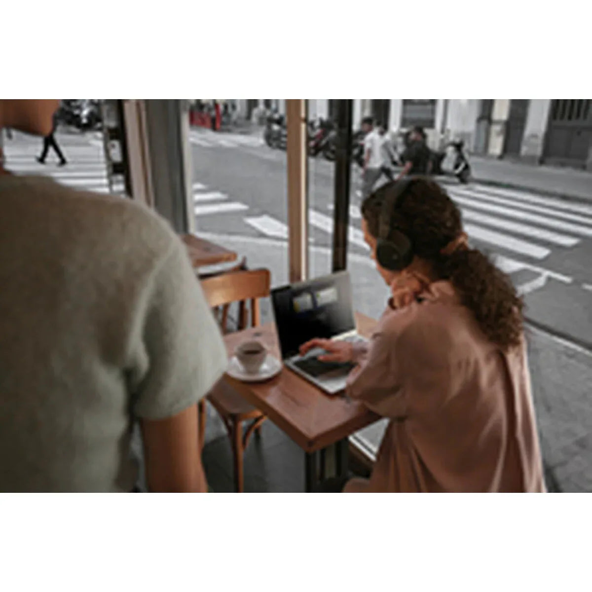 V8HFE84DFD7537F021E9B40C7002A2865CER6559755P3