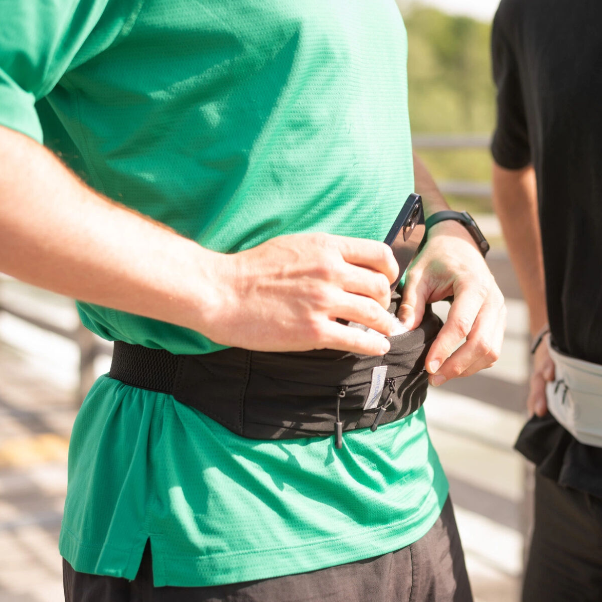 Waterfly Running Waist Bag 3.0 Black Unisex Lycra 1L with Reflectors & Headphone Output